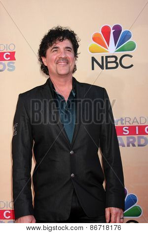 LOS ANGELES - MAR 29:  Scott Borchetta at the 2015 iHeartRadio Music Awards at the Shrine Auditorium on March 29, 2015 in Los Angeles, CA