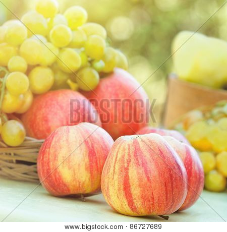 Organic apples (close-up)