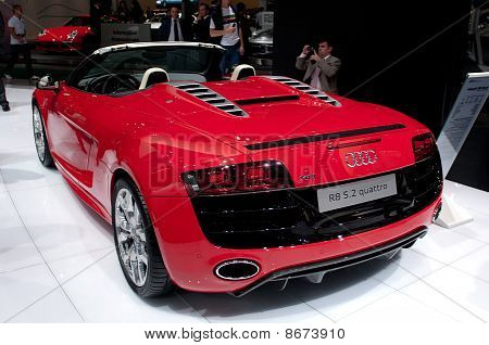Audi R8 Spyder - ruského premiéra