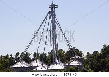 Skupina stříbra Dome zastřešené budovy