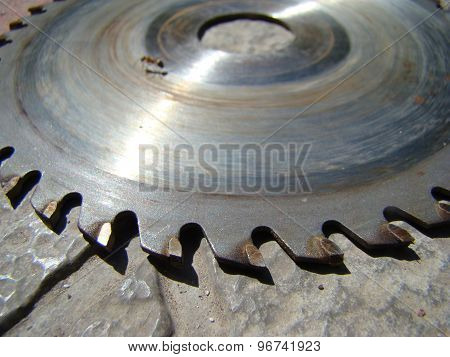 Saw