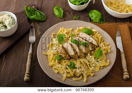 Pasta With Cheese And Chicken