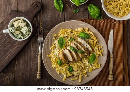Pasta With Cheese And Chicken