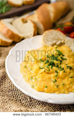 French Style Scrambled Eggs With Chives
