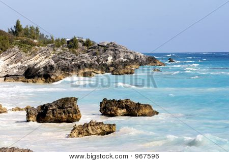 Strand en rotsen