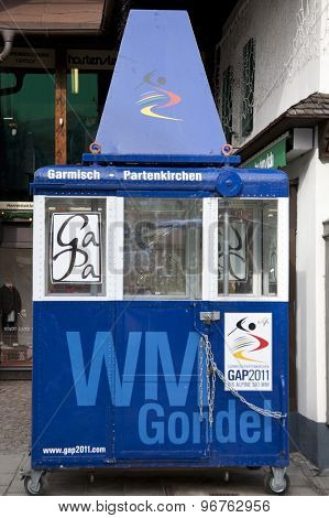 GARMISCH PARTENKIRCHEN, GERMANY. Feb 04 2011: Preview images for the 2011 Alpine skiing World Championships. One of the original gondolas from the area