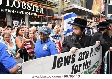 NYPD separate Neturei Karta