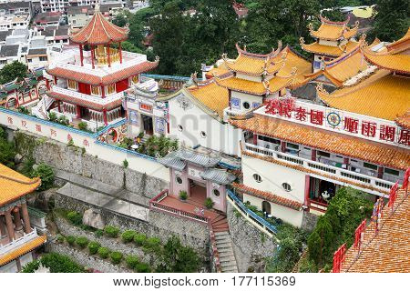 The largest Buddhist temple in South East Asia: Kek Lok Si Malaysia