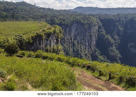 Trail To Itaimbezinho Canyon