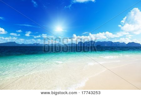 stranden på øen Poda i Krabi Thailand