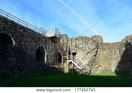 The rampart ruins found surrounding Dunstaffnage Castle.