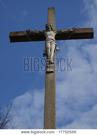 传教士交叉蓝色的天空