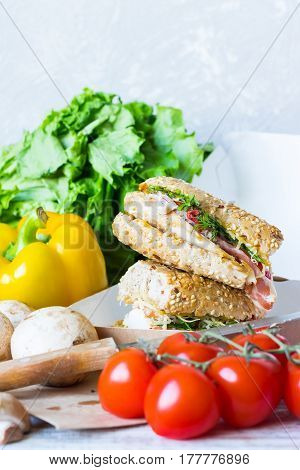 Sandwich with chicken on a whole-wheat bun