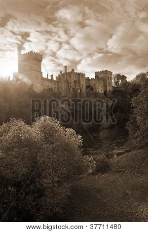 Lismore hrad slunce nad řekou Blackwater