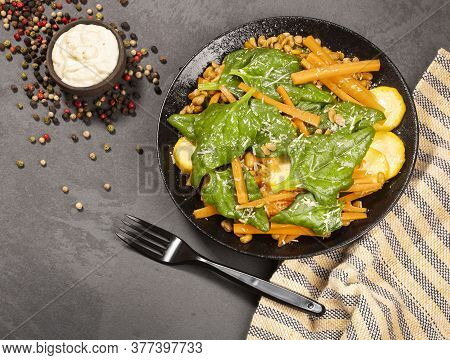 Salad With Spinach, Carrot, Zucchini And Roasted Soy - Spinacia Oleracea