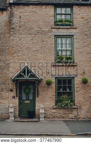 Stow-on-the-wold, Uk - July 6, 2020: Facade Of A Traditional Limestone English House In Stow-on-the-