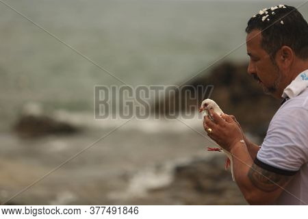 Salvador, Bahia / Brazil - February 2, 2016: Candomble Supporters And Supporters Greet The Yemanja O