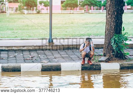 Kanchanaburi,thailand-july 2,2020:unidentified Elementary School Students Wear Face Mask To Prevent 
