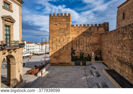 Caceres, Spain - November 09, 2019: Ancient Medieval Tower Known As Torre Del Horno, Located In The 