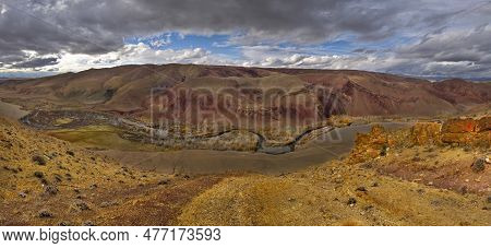 Russia. The South Of Western Siberia, The Altai Mountains. Picturesque Autumn View Of The Valley Of 