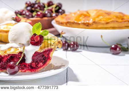 Cherry Pie With Vanilla Ice Cream