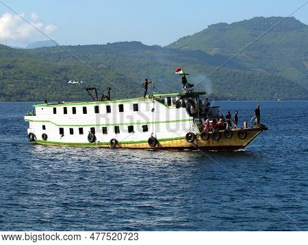 Maumere, Indonesia-may 23, 2023: An Inter-island Ferry In Indonesia Is Sailing From The Port Of Lara