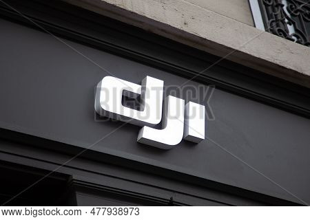 Bordeaux , Aquitaine  France - 06 06 2023 : Dji Logo Brand And Text Sign On Facade Shop Produces Dro