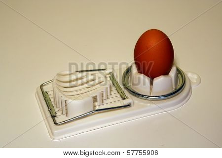 Egg cutter