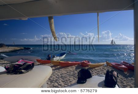 Windsurfing na pláži Bayahibe - Dominikánská republika
