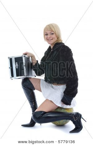 บลอนด์สวย Valise และโลก