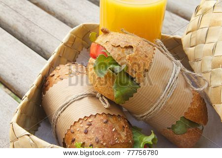 Vegetarian lunch al fresco