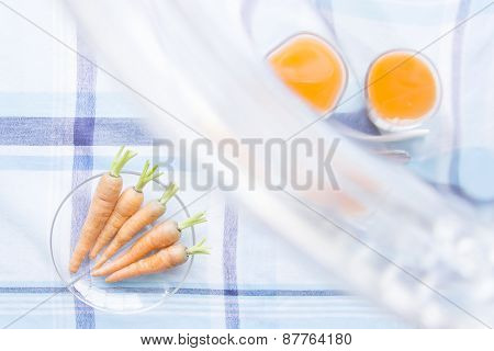 Blurring Carot Juice And Raw Material