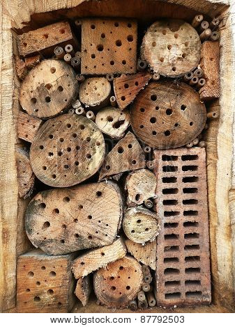Details of a wild bee hotel