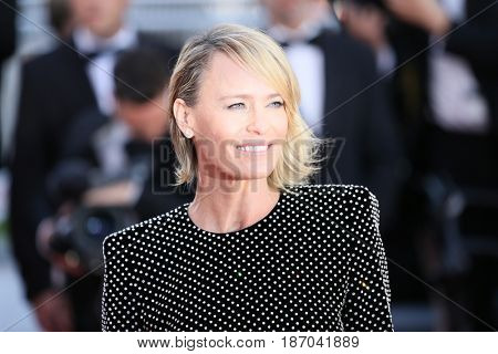  Robin Wright attends the 'Ismael's Ghosts (Les Fantomes d'Ismael)' screening and Opening Gala during the 70th annual Cannes Film Festival at Palais  on May 17, 2017 in Cannes, France.