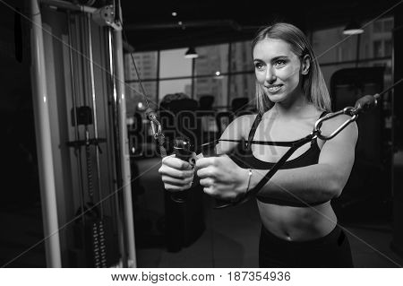 Sexy Pretty Fitness Girl Diet Training Chest Pumping Beautiful Breast.