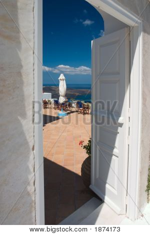 Otevřené dveře na balkón