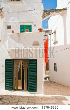 Characteristic alleyway of Locorotondo. Puglia. Southern Italy.
