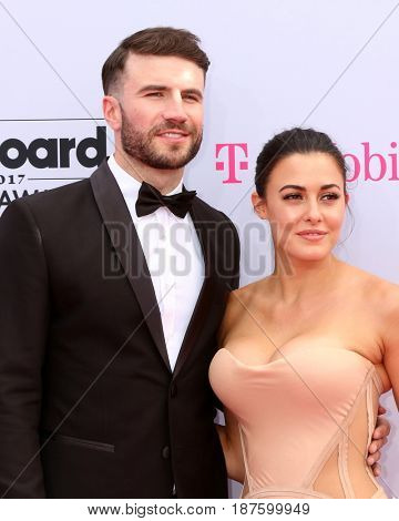 LAS VEGAS - MAY 21:  Sam Hunt, Hannah Lee Fowler at the 2017 Billboard Music Awards - Arrivals at the T-Mobile Arena on May 21, 2017 in Las Vegas, NV