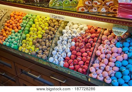 Traditional turkish delights sweets at the Grand Bazaar in Istanbul, Turkey