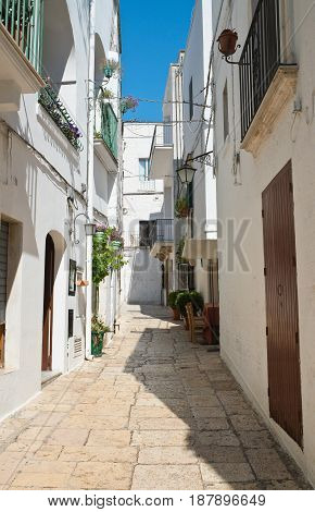Characteristic alleyway of Cisternino. Puglia. Southern Italy.