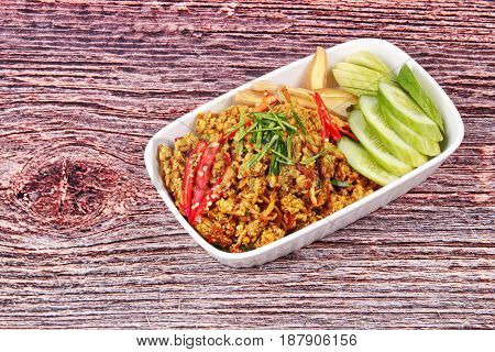 Spicy Roasted Mince Chicken With Yellow Curry Paste ,call Khua Kling