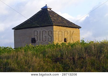 Farm składowania szopy w polu