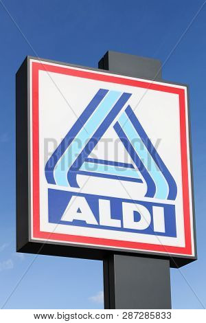 Viby, Denmark - October 7, 2018: Aldi Logo On A Pole. Aldi Is A Leading Global Discount Supermarket 