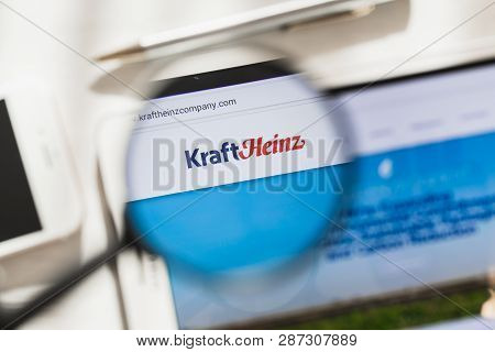 New York, Usa - 4 March 2019: Kraft Heinz Official Website Homepage Under Magnifying Glass. Kraft He