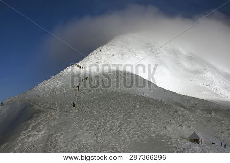 Flags Of Ukraine Climbers
