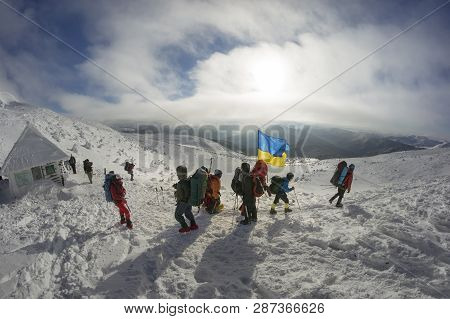 Flags Of Ukraine Climbers