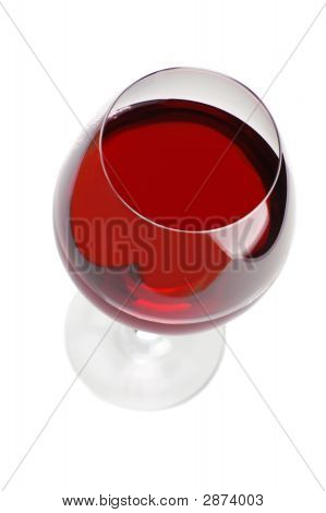 Red Weinglas auf weiß