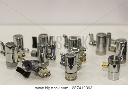 Many Kind Of New 2 Way Diverter Valve And Purifiers For Nano Water Filter For Open And Close On Tabl