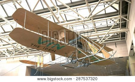 Washington, Dc, Usa - September 10, 2015: The Vin Fiz Flyer An Early Wright Brothers Model Ex Pusher