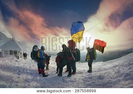 Flags Of Ukraine Climbers